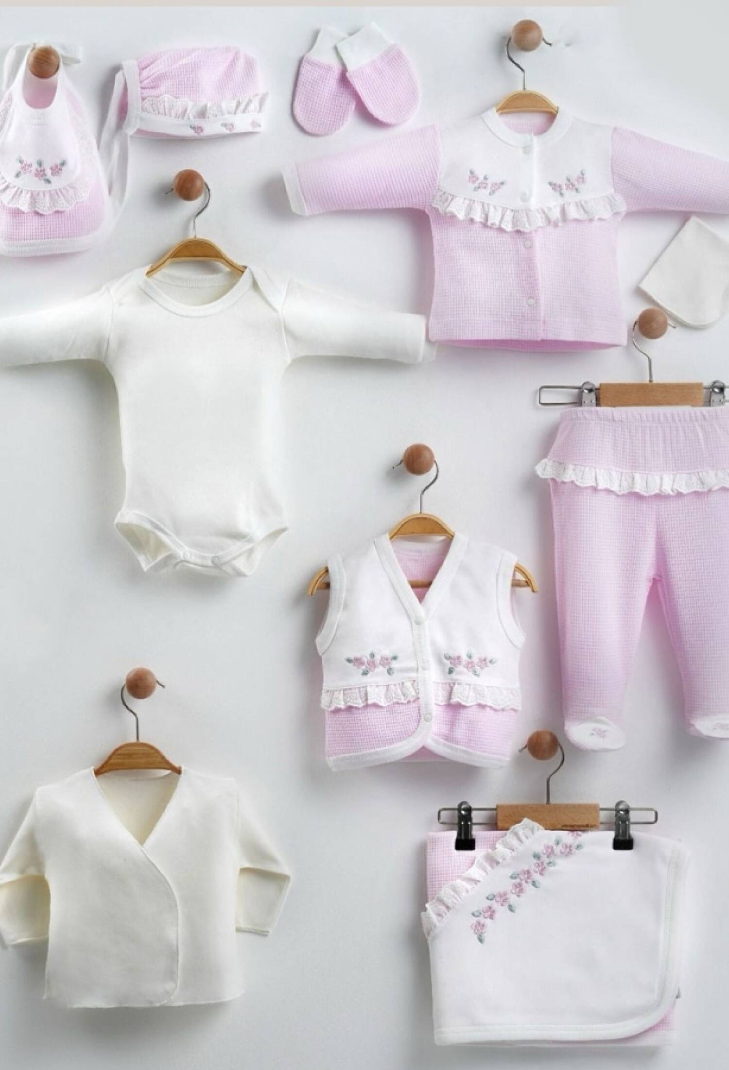 Çiçek Nakışlı 10lü Kız Bebe Hastane Çıkışı Set - Brand: GAYE BEBE - Kids & Bby Clothes From Peralane Kids Turkey