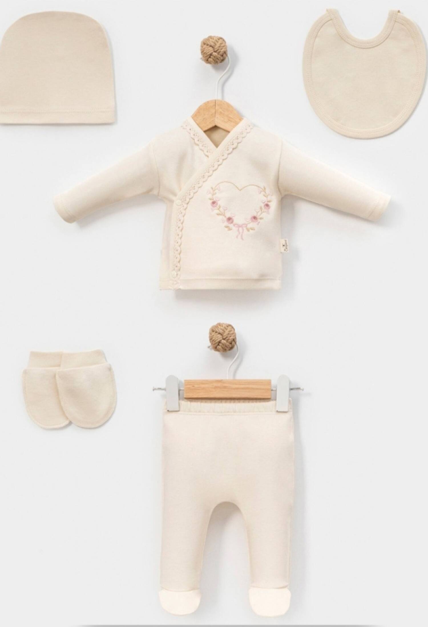 Kalp Nakışlı Yenidoğan Kız Bebe 5li Set - Brand: CAYZEN - Kids & Bby Clothes From Peralane Kids Turkey