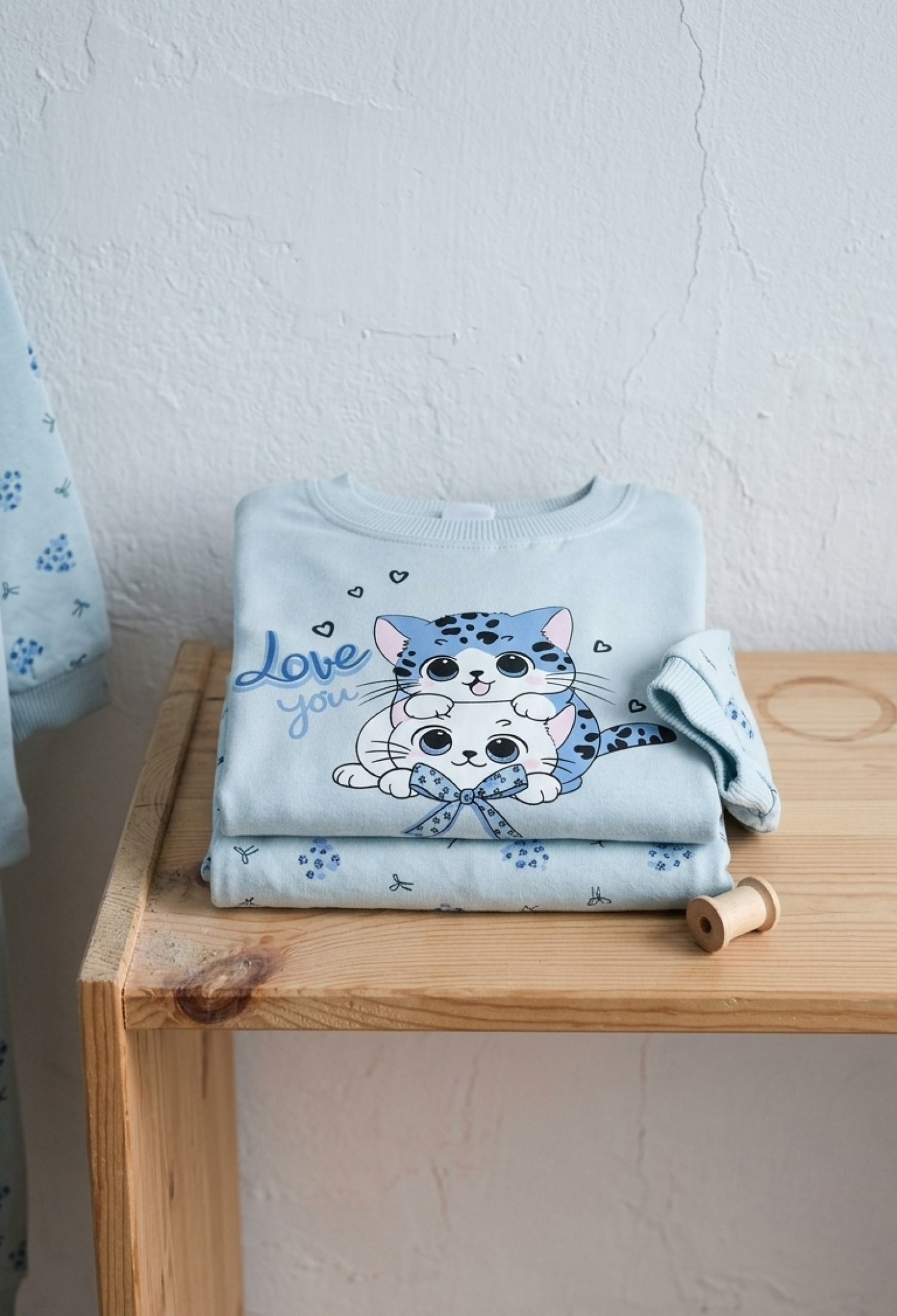 Girl's Pajama Set with Cat Print