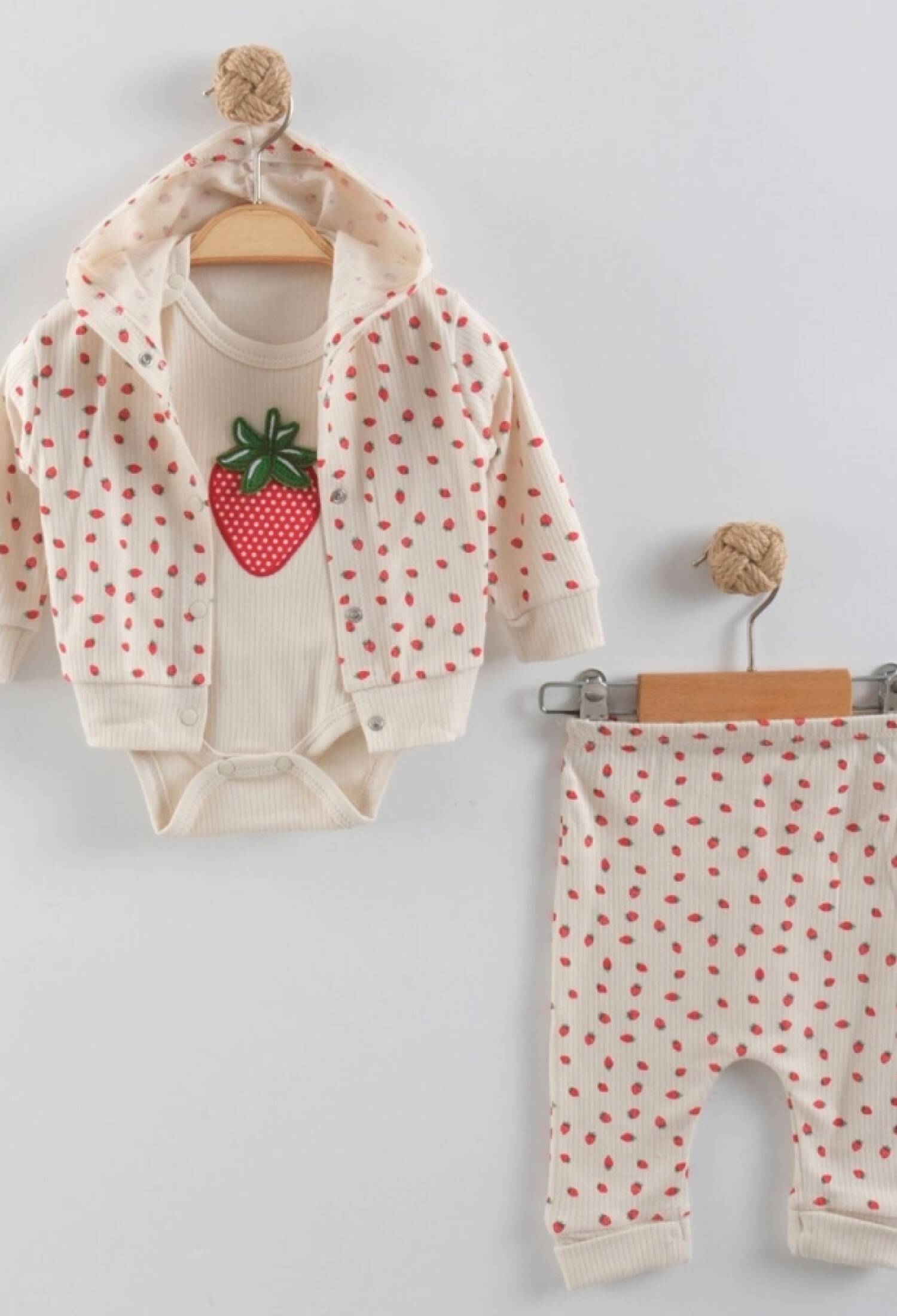 Çilek Baskılı Kız Bebe Üçlü Takım - Brand: NAYINOM - Kids & Bby Clothes From Peralane Kids Turkey