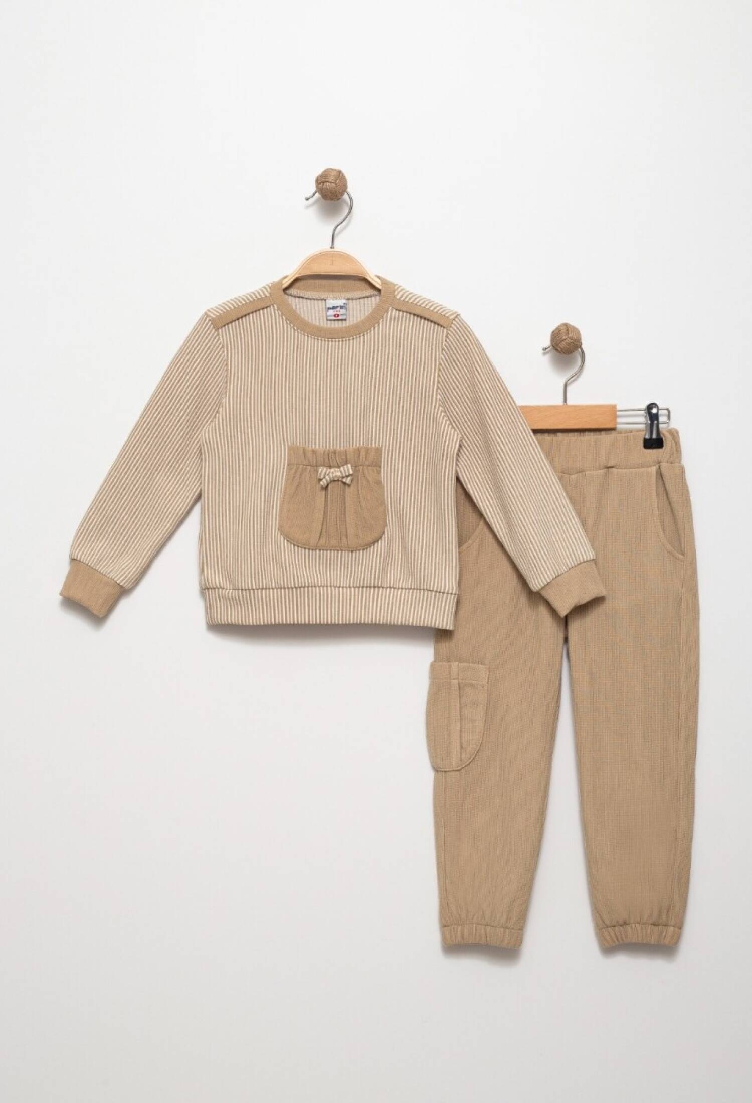 Toptan Kız Çocuk Bisiklet Yaka Eşofman Takım 4-8Y 2041-K24-8000 - 2041-K24-8000 - Brand: Pafim - Kids & Bby Clothes From Peralane Kids Turkey