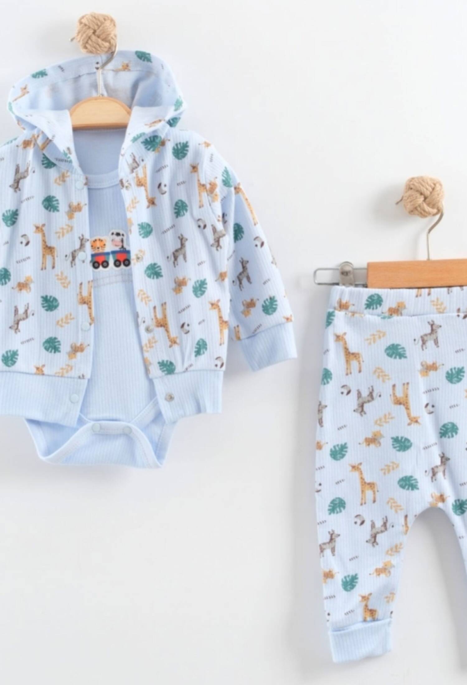 Zürafa Desenli Hırkalı Üçlü Erkek Bebe Takım - Brand: NAYINOM - Kids & Bby Clothes From Peralane Kids Turkey