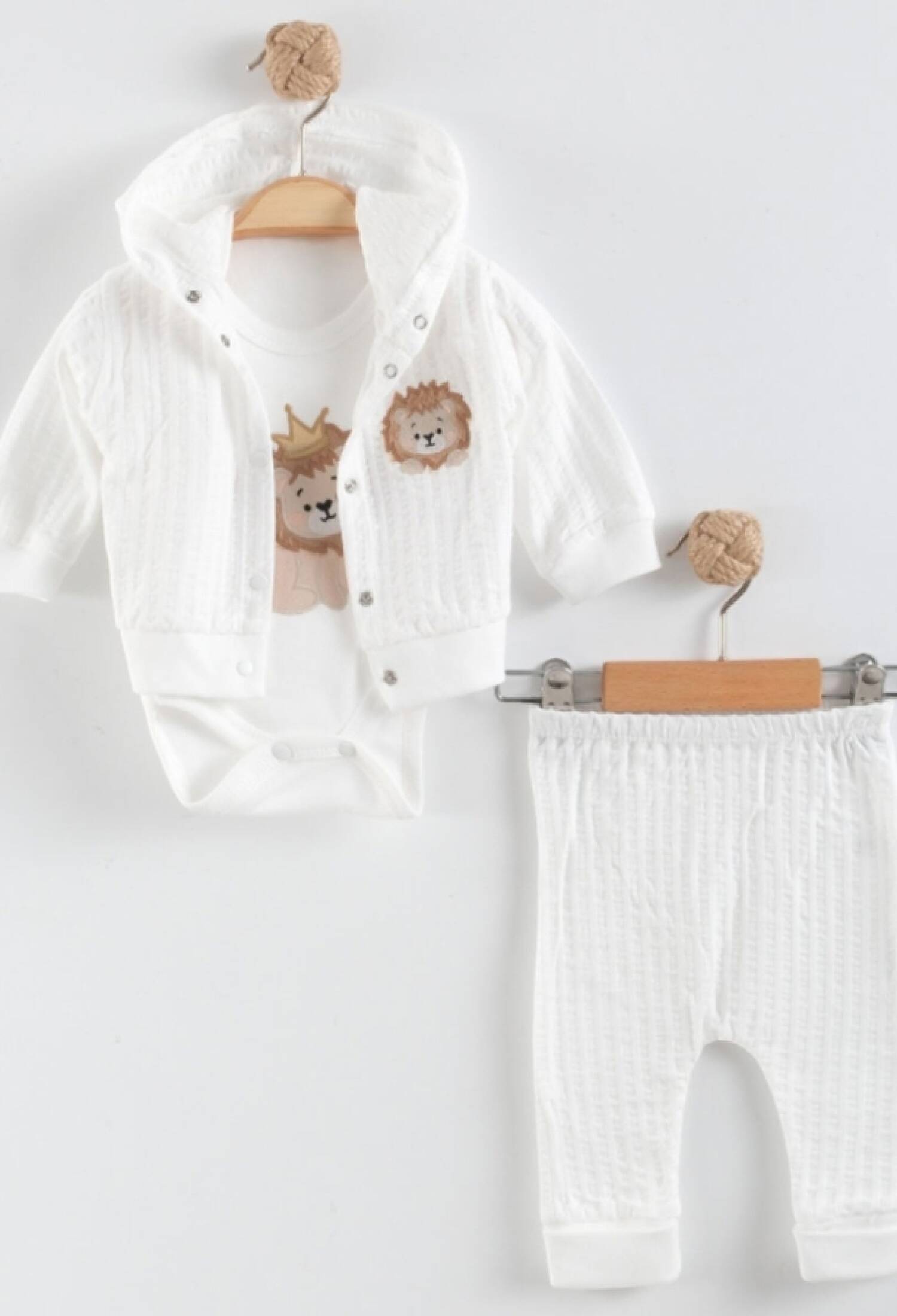 Aslan Baskılı Üçlü Erkek Bebe Takım - Brand: NAYINOM - Kids & Bby Clothes From Peralane Kids Turkey