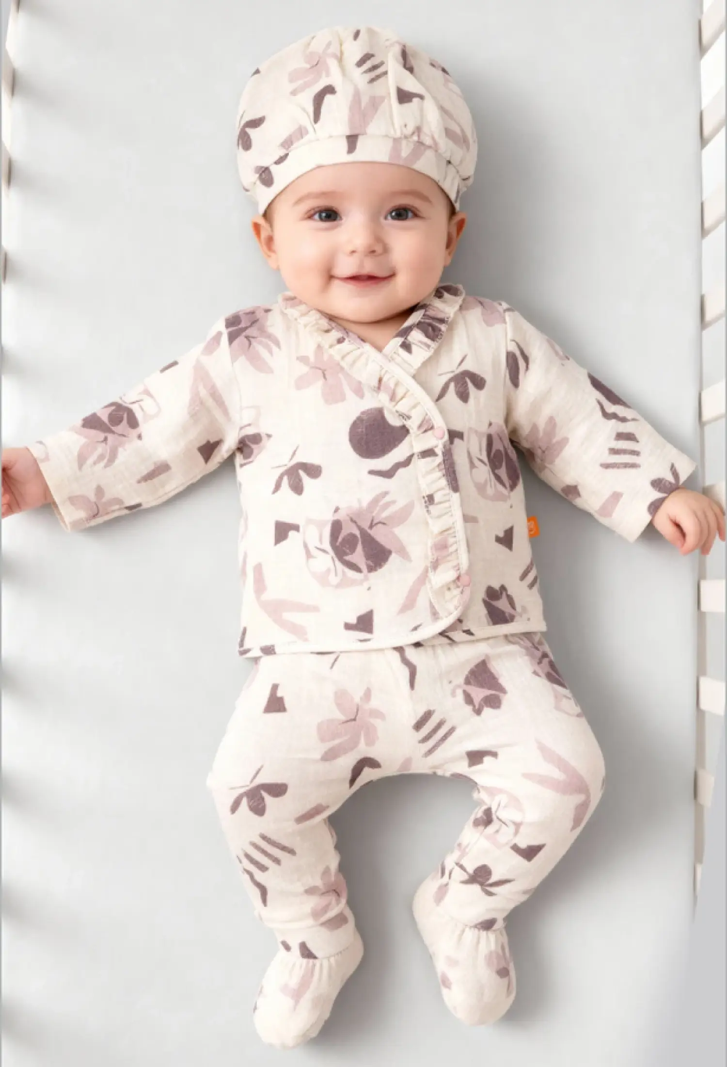 Desenli Yenidoğan Kız Bebe 5li Set - Brand: BEYAZ BEBEK - Kids & Bby Clothes From Peralane Kids Turkey