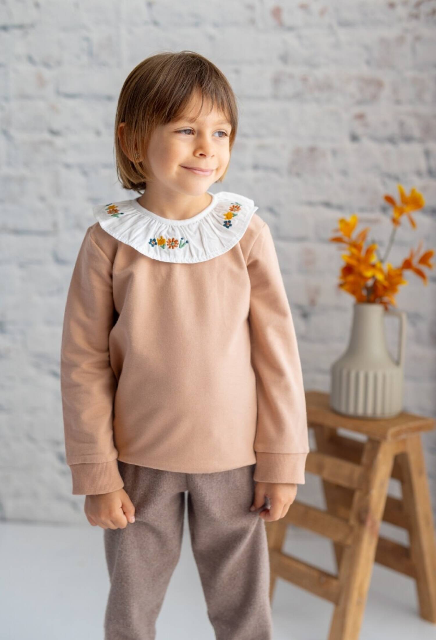 Toptan Kız Çocuk Yakası Çiçek Nakışlı Sweatshirt 2-7Y 1070-232M4CLR62 - 1070-232M4CLR62 - Brand: Zeyland - Kids & Bby Clothes From Peralane Kids Turkey