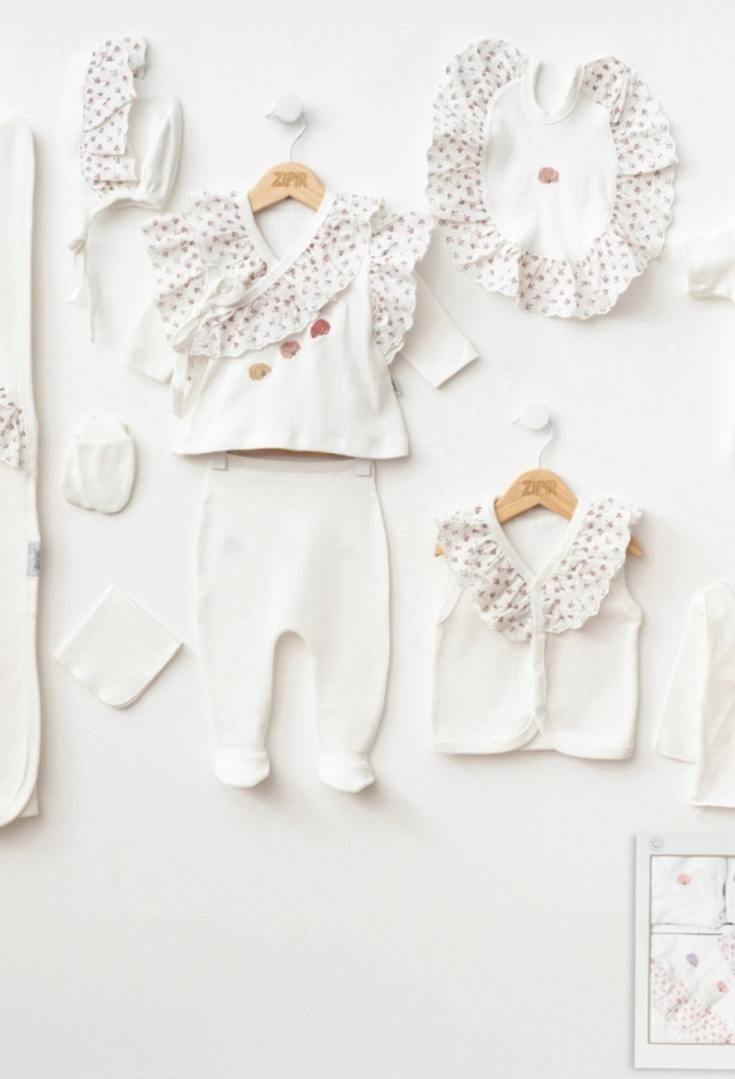 Çiçek Desenli 10lü Hastane Çıkışı Zıbın Seti - Brand: ZIPIR - Kids & Bby Clothes From Peralane Kids Turkey