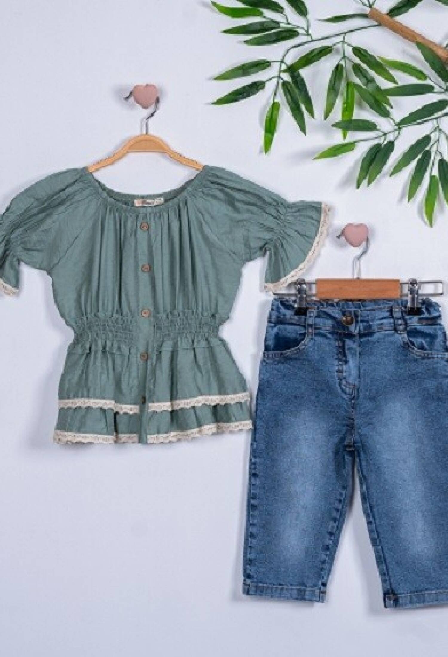 Gipe Elastic Waist Denim Capri Set
