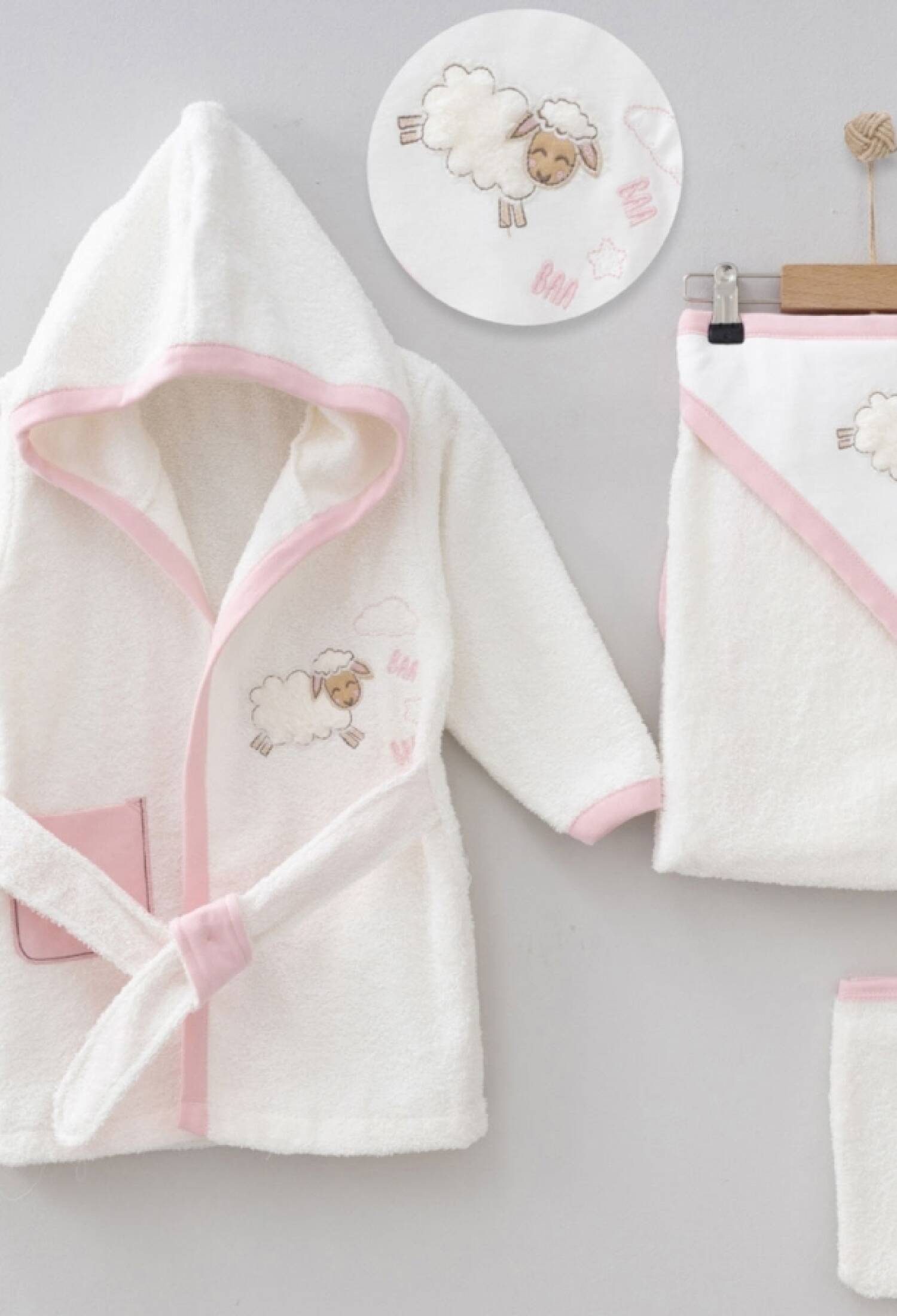 Kuzu Nakışlı 4lü Unisex Bornoz Set - Brand: ZIPIR - Kids & Bby Clothes From Peralane Kids Turkey