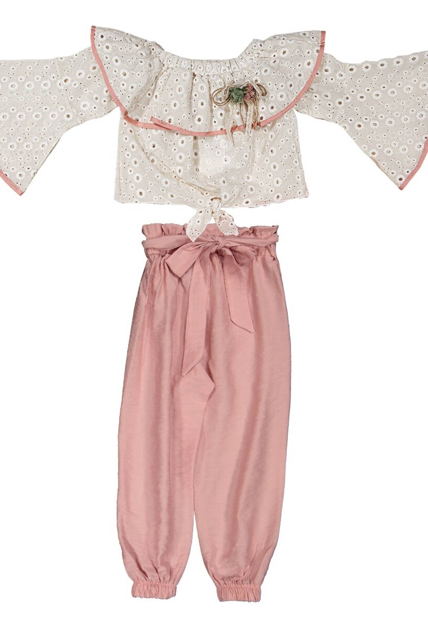 Daisy Embroidered Set