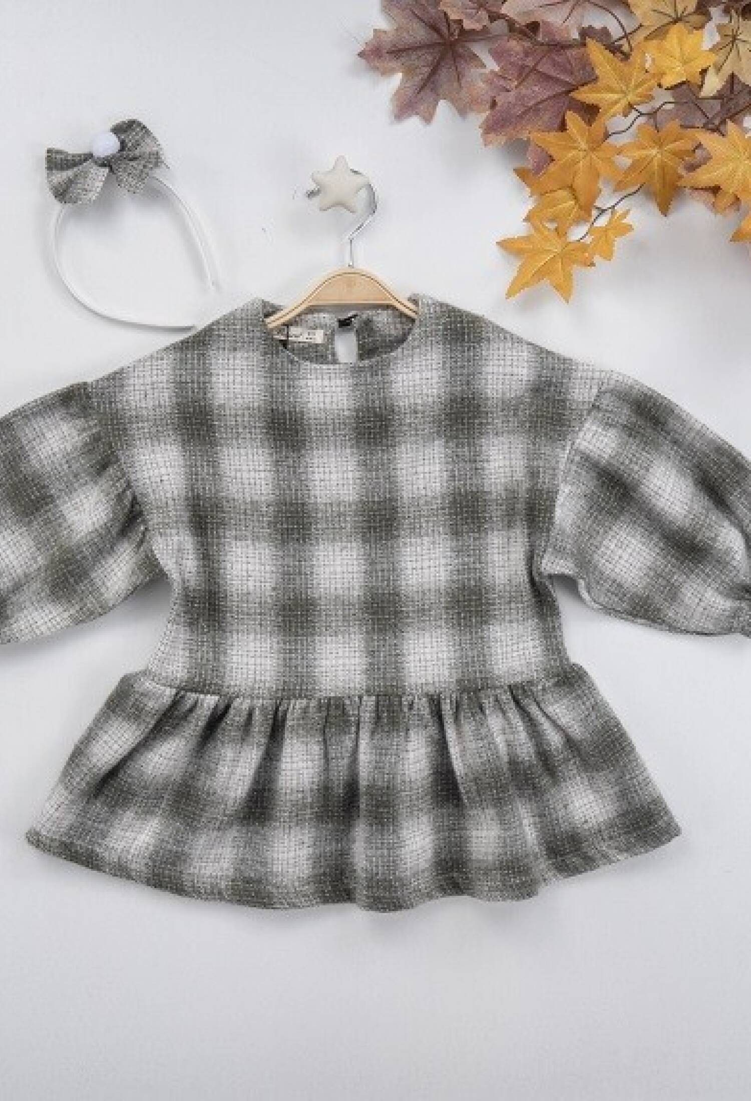 Pom-pom crown plaid dress