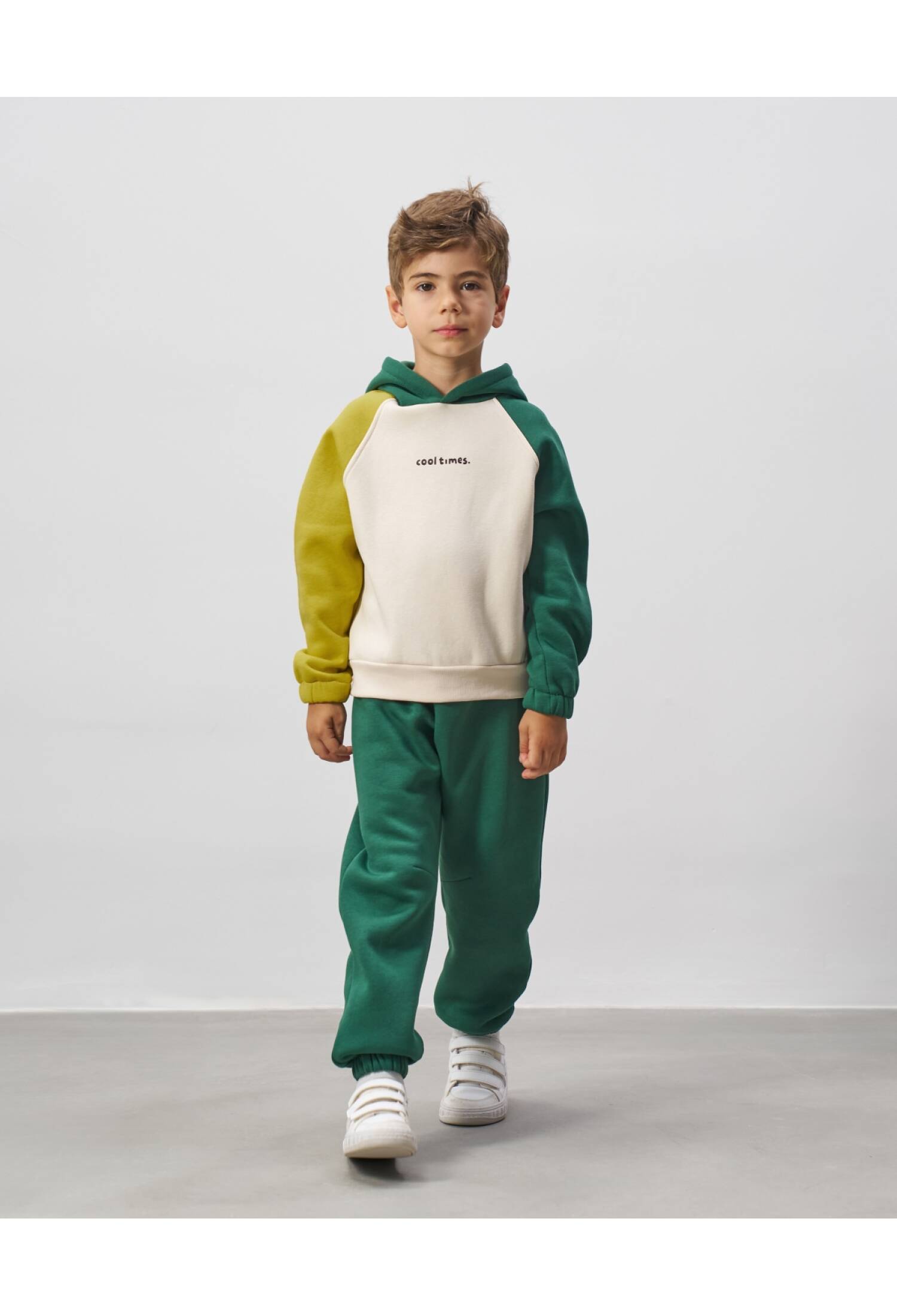 Printed Color Block Boy's Tracksuit Set (4-7 Years) - 25811