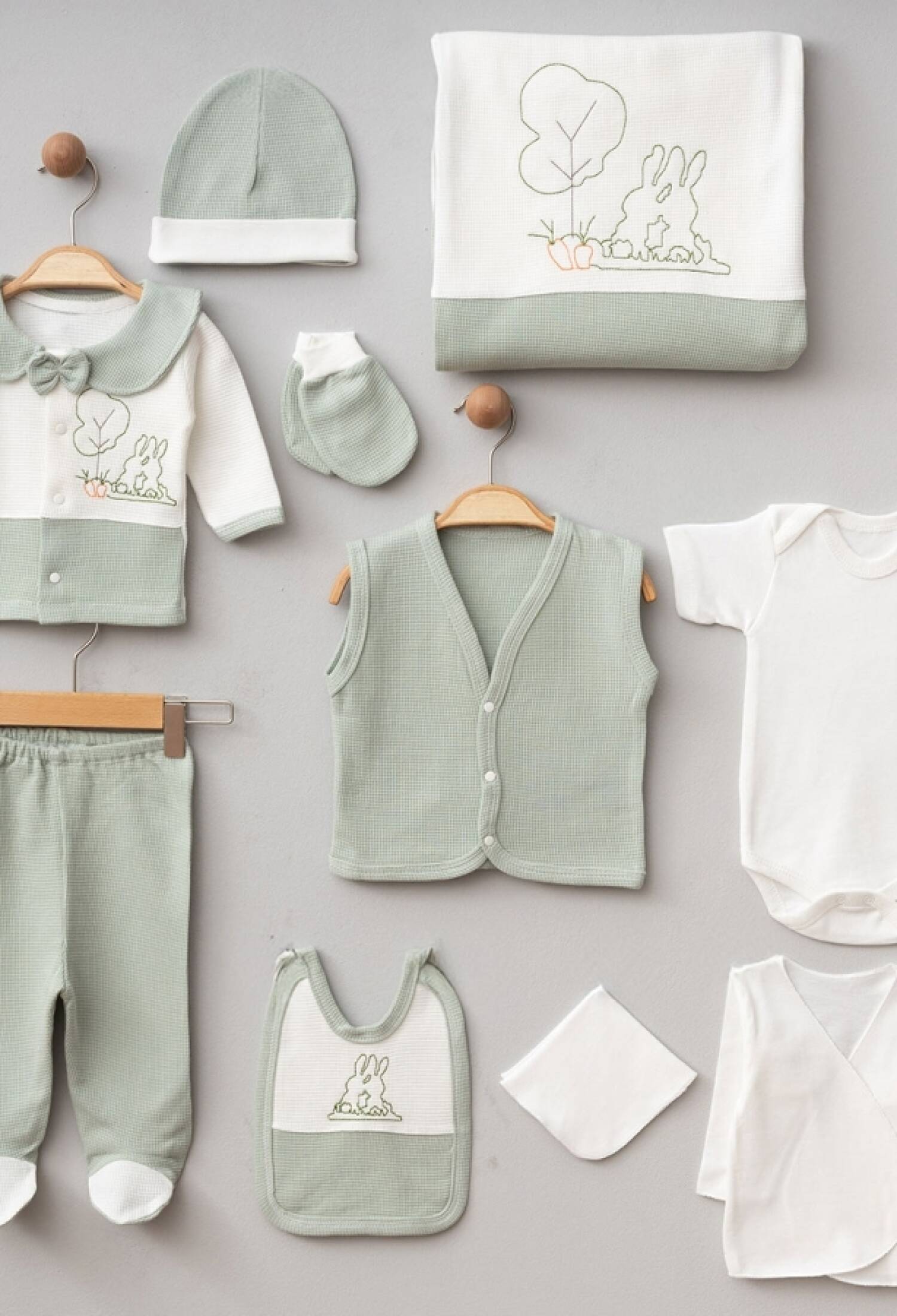 Rabbit Embroidered Baby Boy 10-Piece Hospital Discharge Set