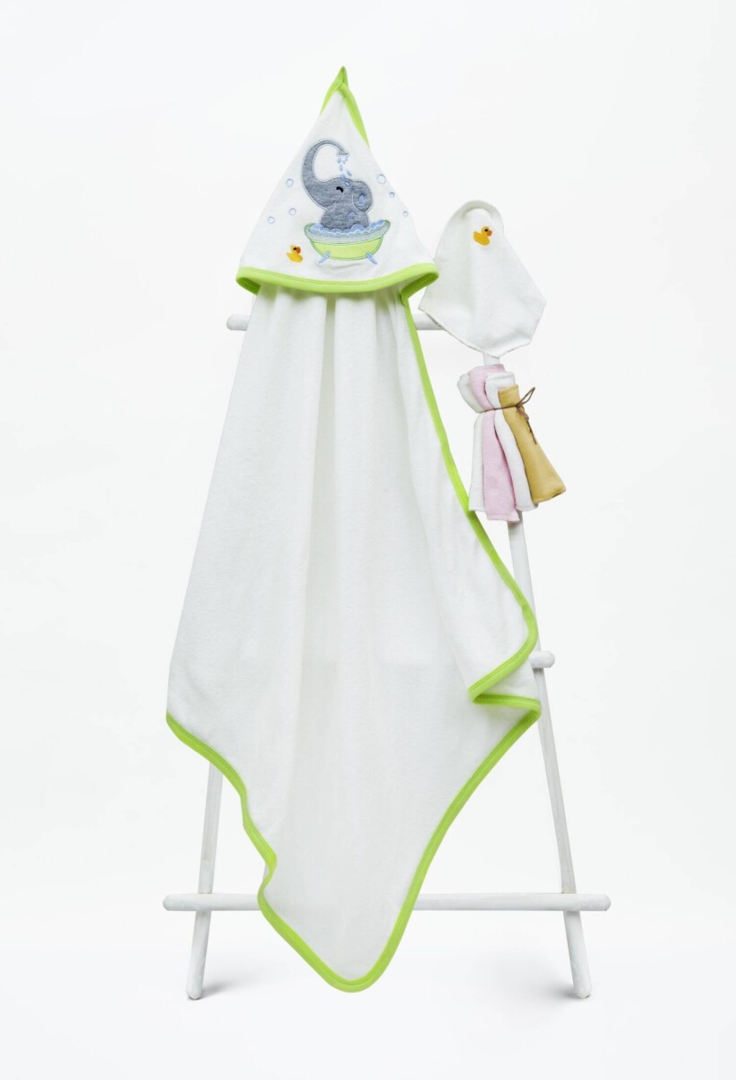 Baby Towel and Bath Sponge Set 85x85cm 1-3 Years Babyline 2015-9-724