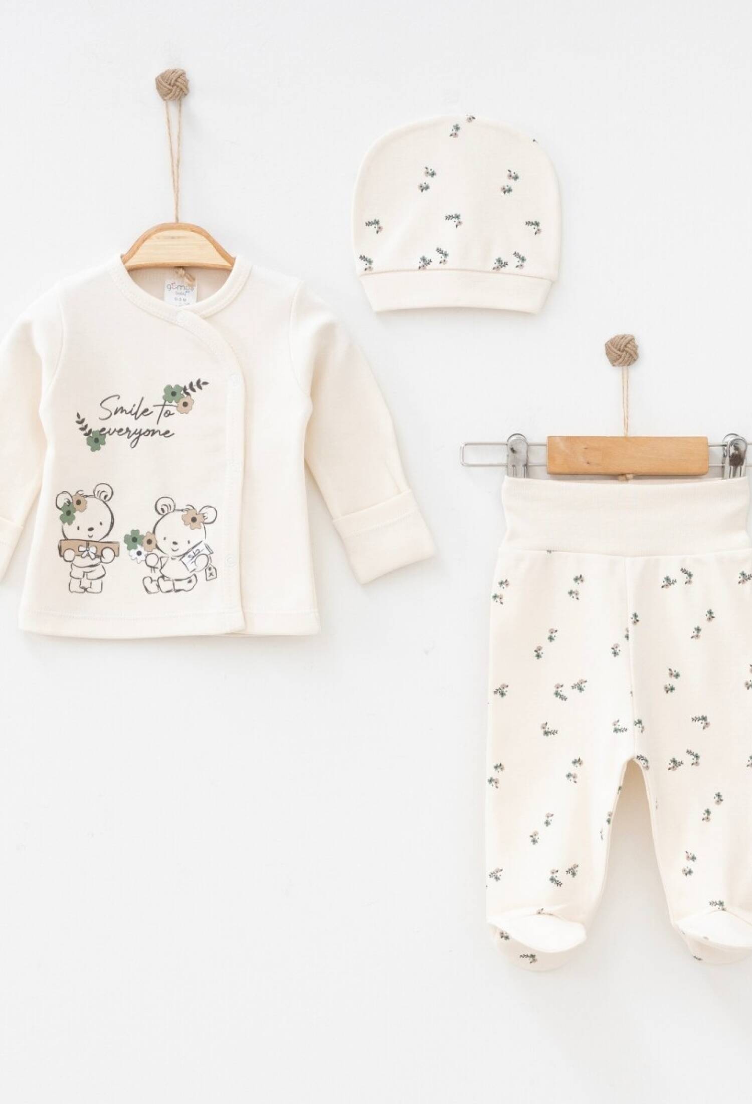 Unisex Baby 3-Piece Newborn Set 0-3M Silver Baby 2043-0014