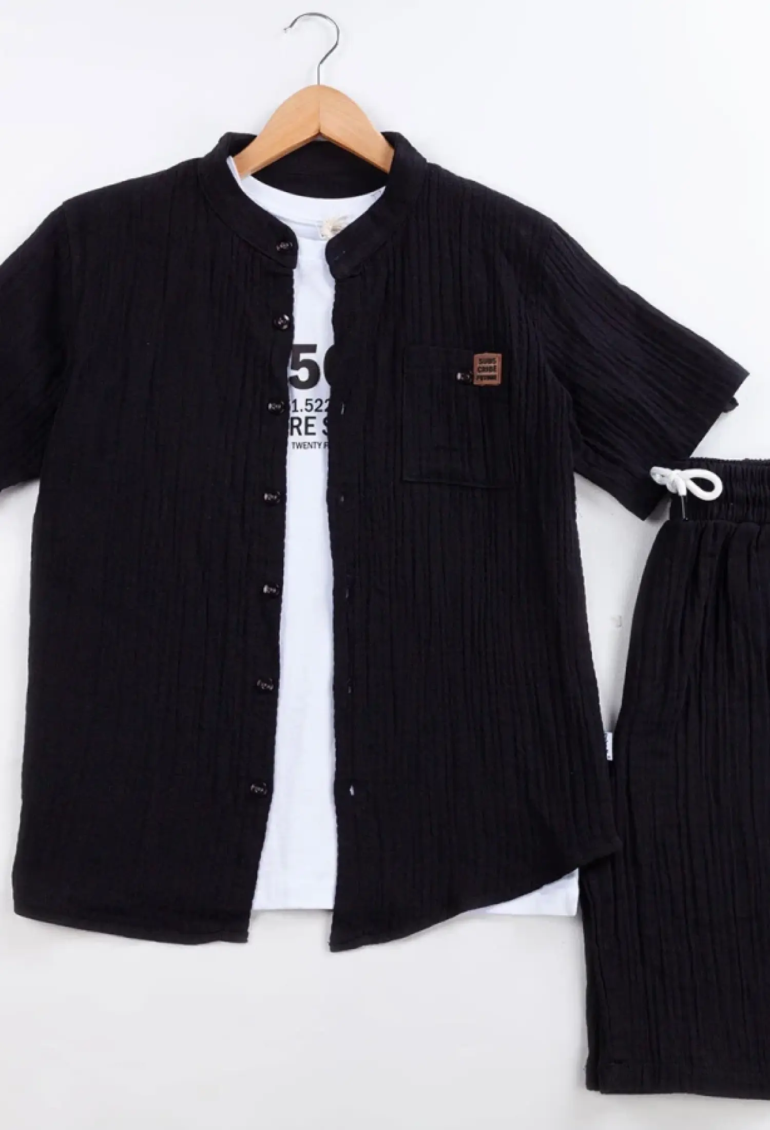 Boys Three-Piece Muslin Set with Crest and Pockets